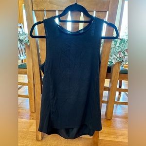 Lululemon black top